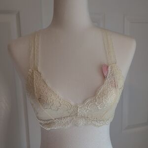 Anemone Lace Racerback Bralette in Soft Cream NWT